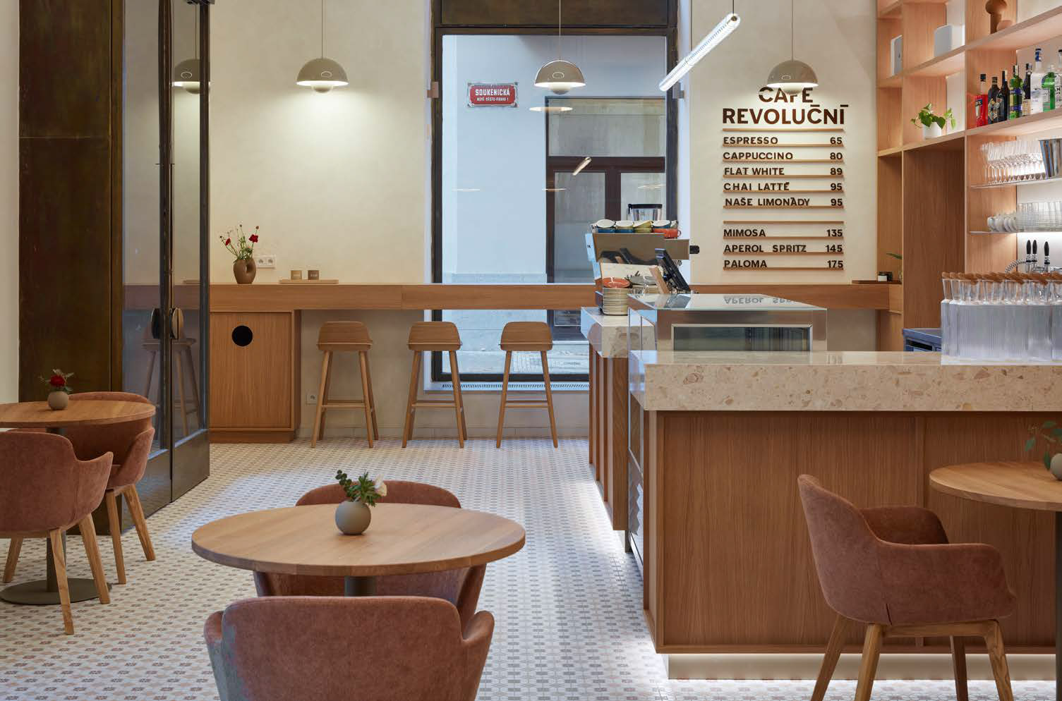 Revoluce WOW!
